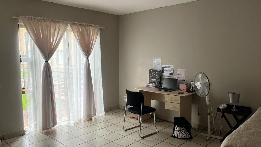 0 Bedroom Property for Sale in Kannoniers Park North West